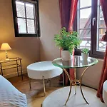 B&B La Tour De La Chapelle - Parking Prive 오베르네