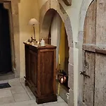 La Tour De La Chapelle - Parking Prive Panzió