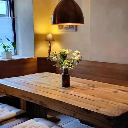 La Tour De La Chapelle - Parking Prive 3*