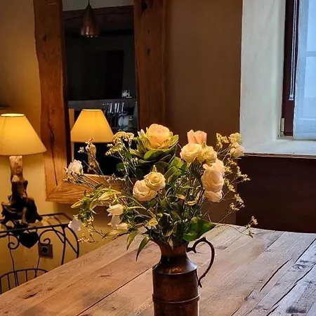 La Tour De La Chapelle - Parking Prive