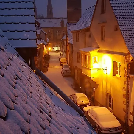 La Tour De La Chapelle - Parking Prive 3*