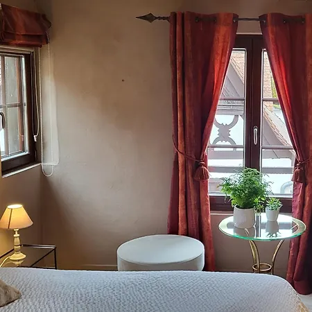 La Tour De La Chapelle - Parking Prive オベルネ