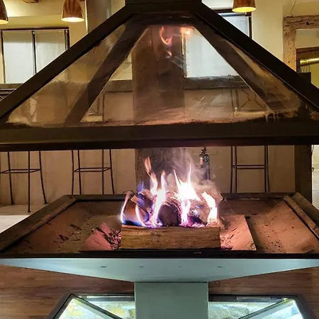 La Tour De La Chapelle - Parking Prive オベルネ