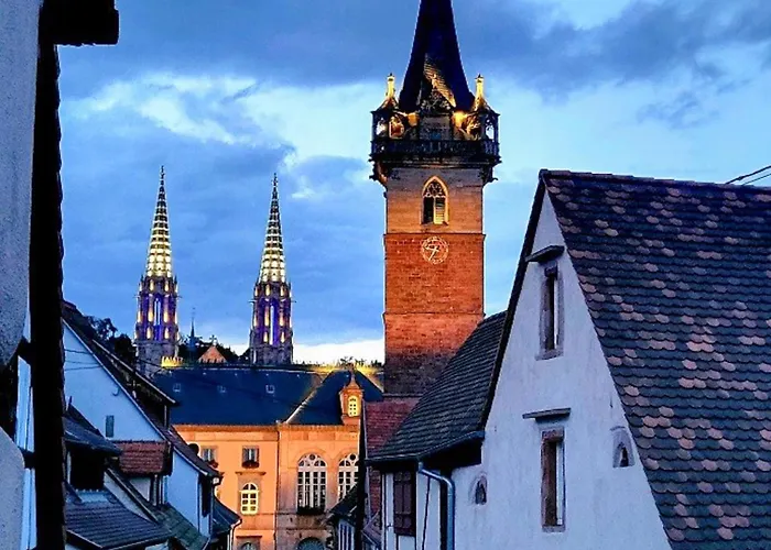 La Tour De La Chapelle - Parking Prive Отель типа 