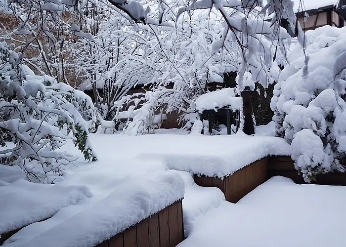 La Tour De La Chapelle - Parking Prive Отель типа 