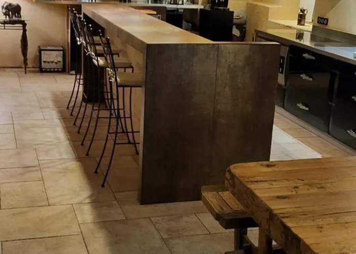 La Tour De La Chapelle - Parking Prive