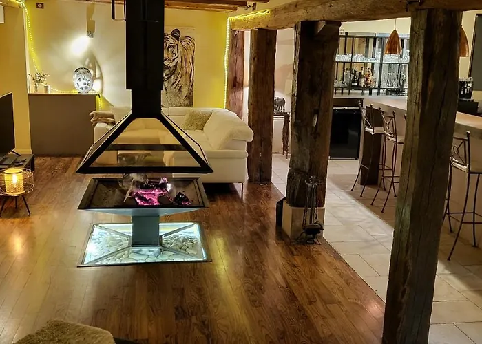 La Tour De La Chapelle - Parking Prive Оберне